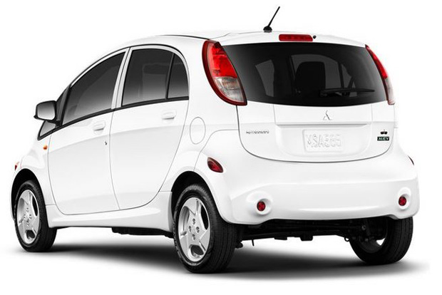 Mitsubishi_i-miev weiss schraeg hinten