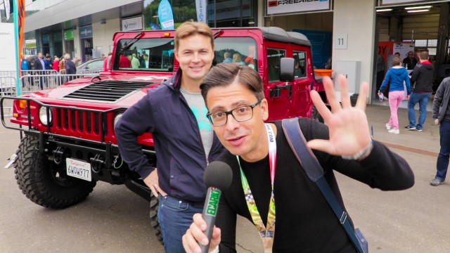 Markus Kreisel bei den Play Days hummer schwarzenegger elektrisch elektrifiziert elektroauto elektromobilität e-auto