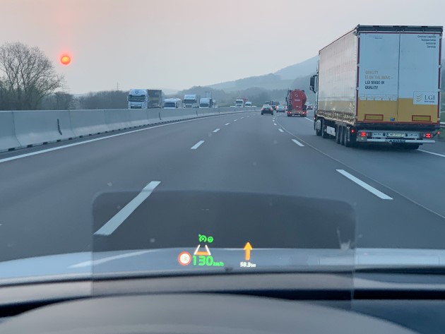 Kia e-Soul 2019 hud head up display autobahn