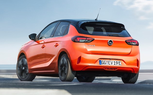 opel corsa-e orange heck kofferraum test deutsch