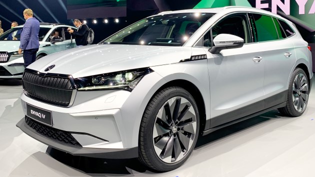 Škoda Enyaq iV silber front vorne