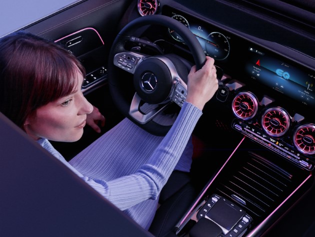 Mercedes-EQA-cockpit-design